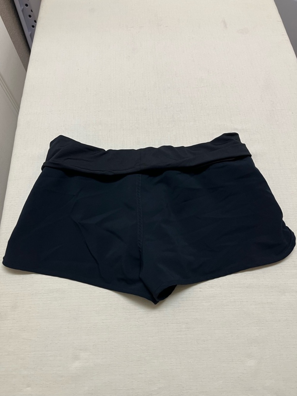 Roxy M black endless summer fold over 2” board shorts - Picture 8 of 14